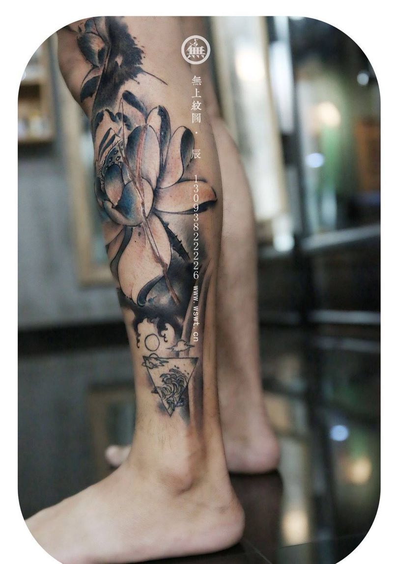 小腿莲花纹身图片_成品传统植物生活水墨莲花纹身图案