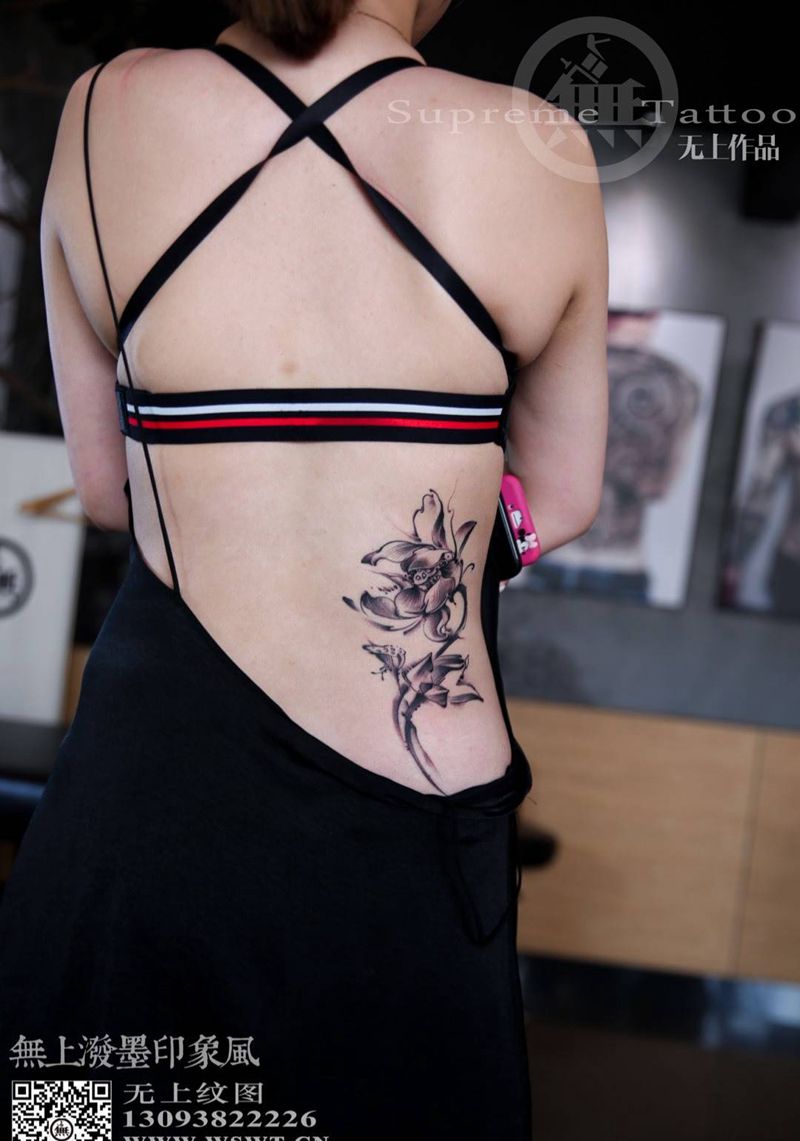 后腰水墨玉兰花纹身图片_成品腰部传统清新植物原创图腾无上纹图生活纹身图案