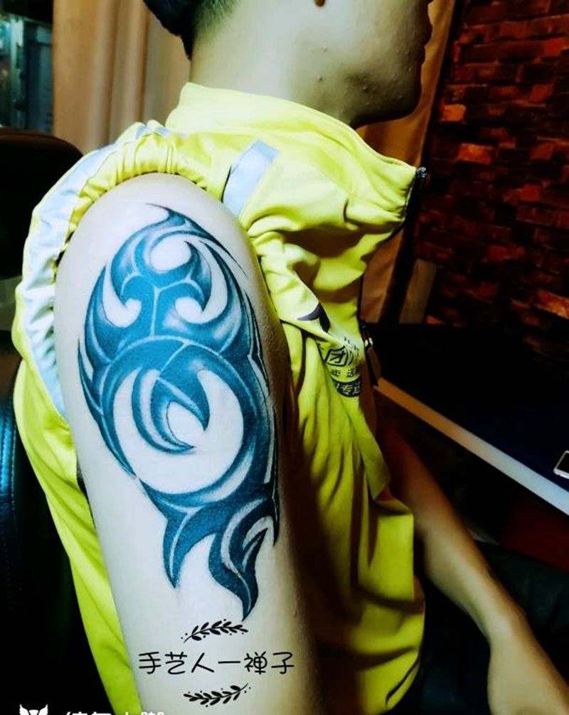 镂空花纹纹身图片