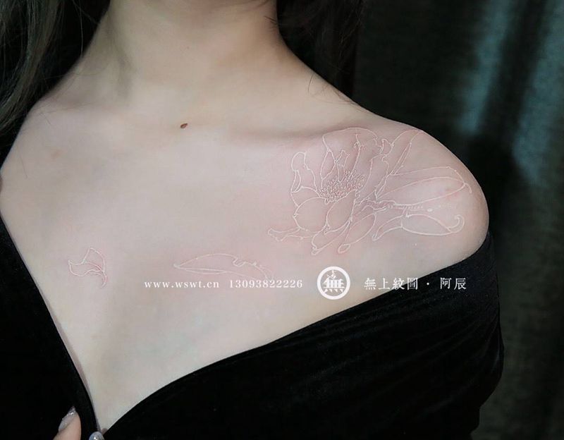 白色纹身纹身图片_成品胸部欧美清新植物原创无上纹图图腾学习纹身图案