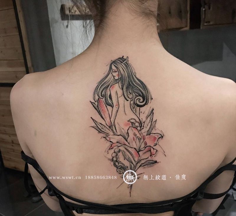 照片设计纹身图片_成品背部欧美清新人物无上纹图纹身图案