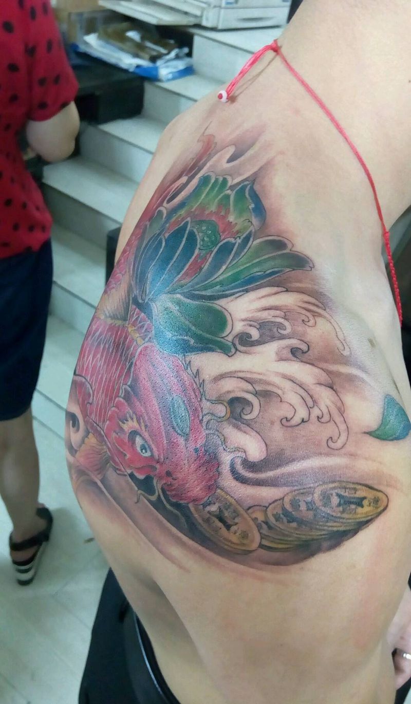 招财鲤鱼纹身图片