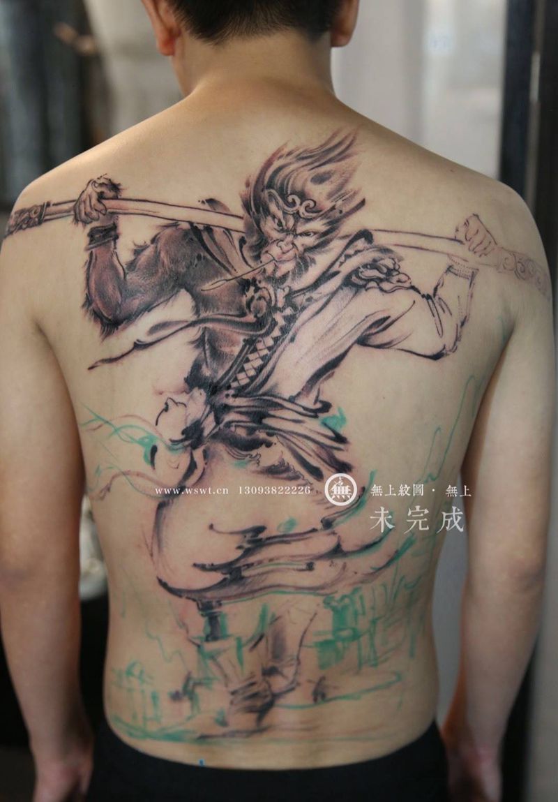 后背孙悟空纹身图片_背部人物传统写实无上纹图花絮培训手稿书法学习纹身图案