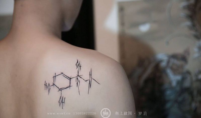 后肩纹身纹身图片_成品肩部欧美清新图腾几何无上纹图招生纹身图案