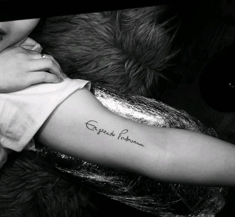 呼神护卫纹身图片_手部纹身图案