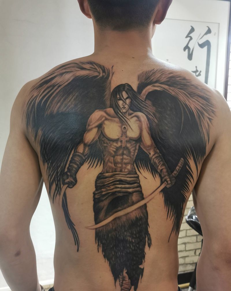 肌肉男纹肌肉男纹身图片_背部欧美写实纹身图案