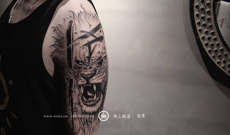 手臂雄狮纹身图片_成品手臂欧美肖像动物原创无上纹图招生手稿纹身图案