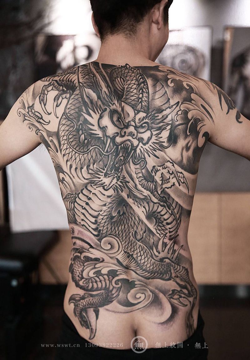 满背龙纹身图片_成品背部传统鬼神原创无上纹图招生动物纹身图案