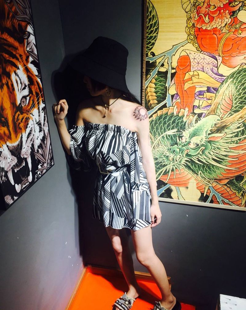 手绘花环纹身图片