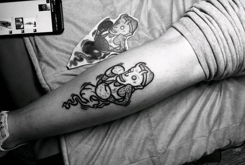 小恶魔拳击手纹身图片