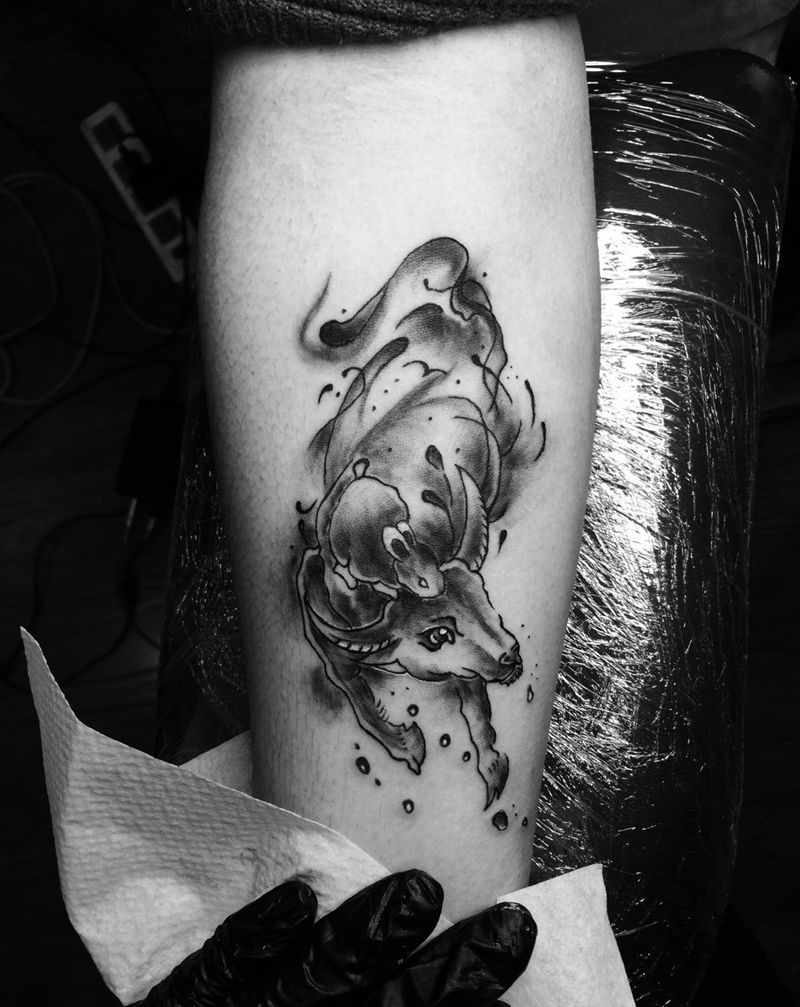 水墨牛纹身图片