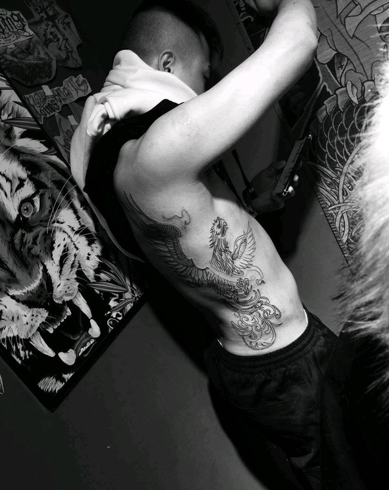 愤怒的小鸟纹身图片