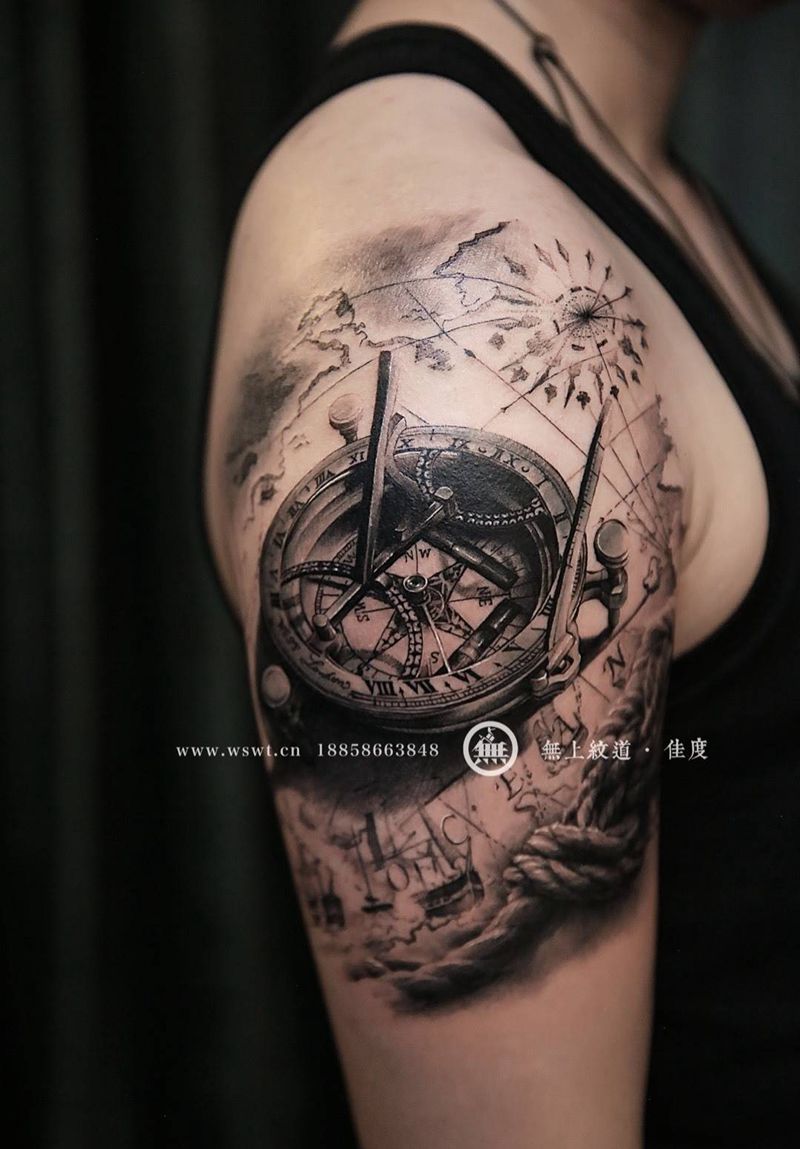 超写实罗盘纹身图片_成品手臂欧美写实清新图腾静物无上纹图纹身图案