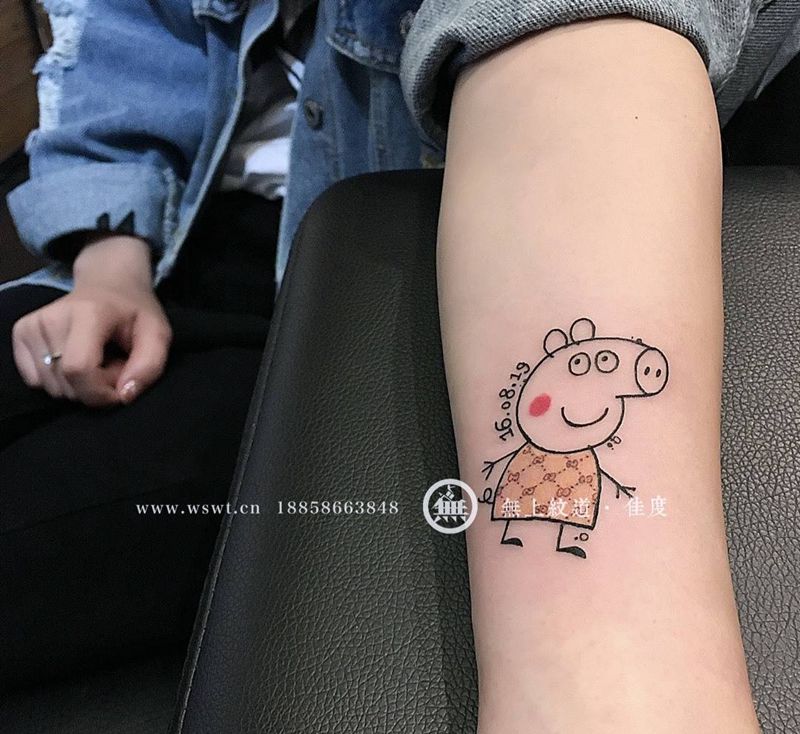 小猪佩奇纹身图片_成品手臂肖像清新图腾动物无上纹图学习纹身图案