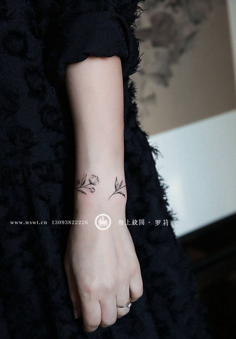 手腕纹身纹身图片_成品手部欧美清新植物图腾无上纹图招生纹身图案