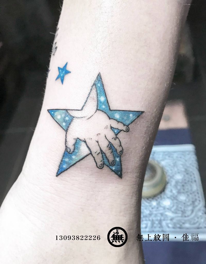 手臂纹身纹身图片_成品手臂欧美清新图腾人物无上纹图招生纹身图案