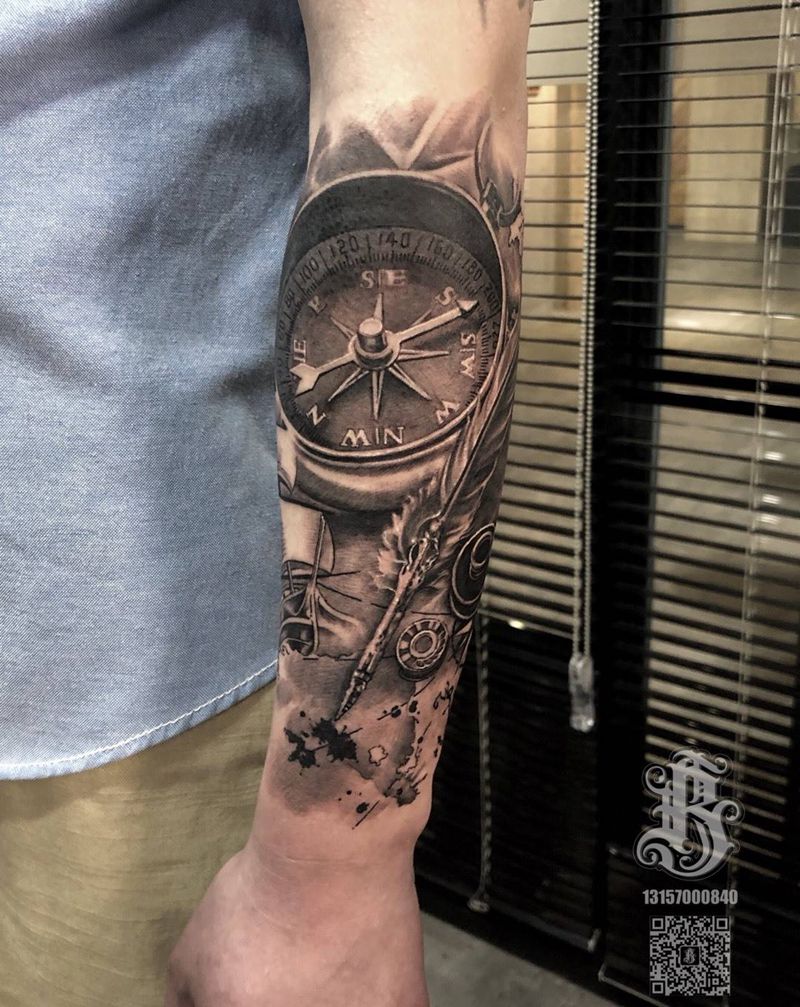 指南针纹身图片