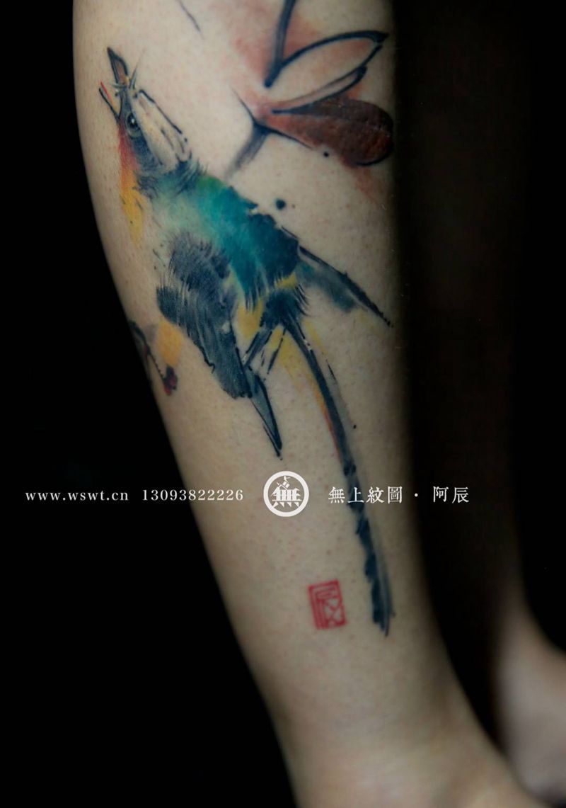 花鸟画纹身图片_脚部国画水墨纹身图案