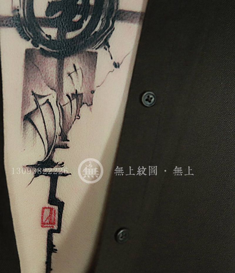 女孩子后背纹身纹身图片_成品背部传统清新原创图腾无上纹图招生手稿纹身图案