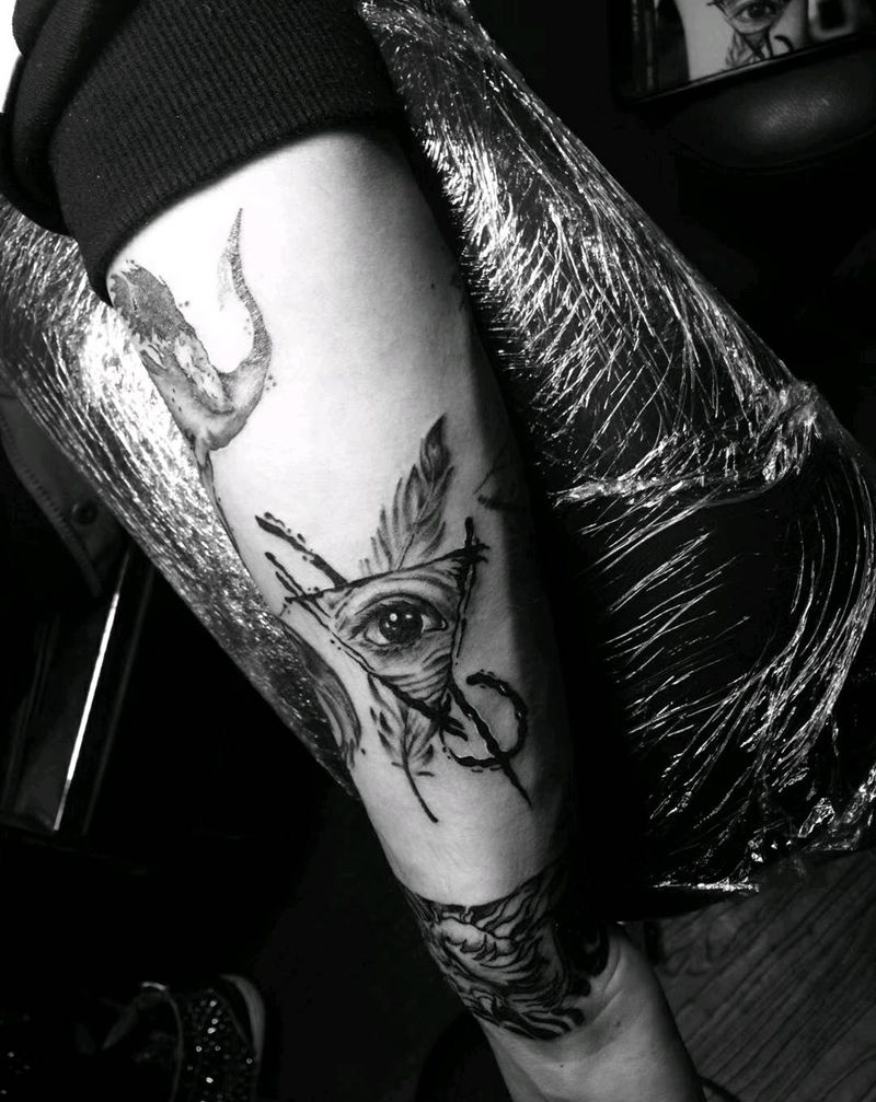 小眼睛纹身图片