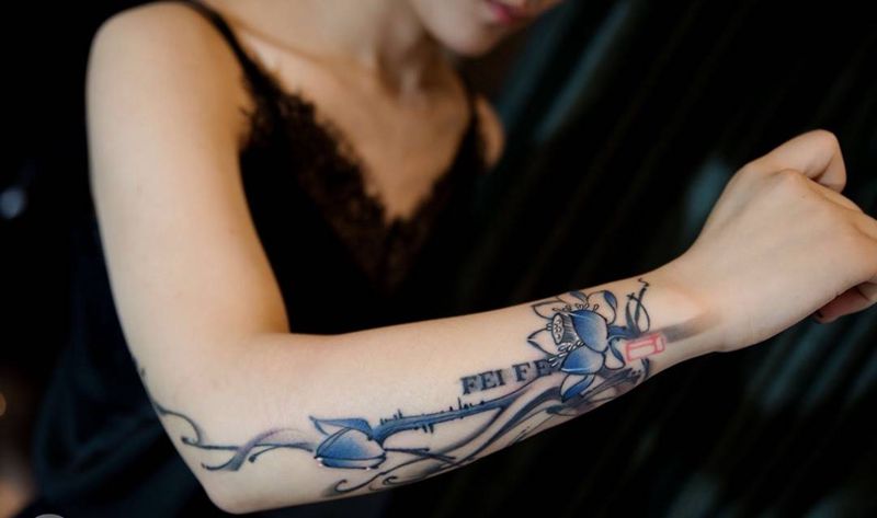 手臂荷花纹身图片_成品手臂传统清新国画植物原创图腾生活无上纹图纹身图案