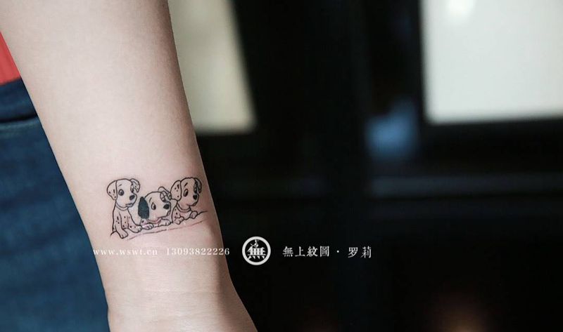 狗狗纹身图案纹身图片_成品手部欧美肖像清新动物图腾无上纹图招生纹身图案