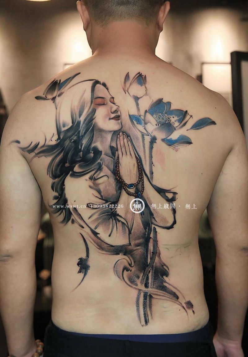 满背肖像纹身图片_成品背部肖像清新人物原创无上纹图水墨纹身图案