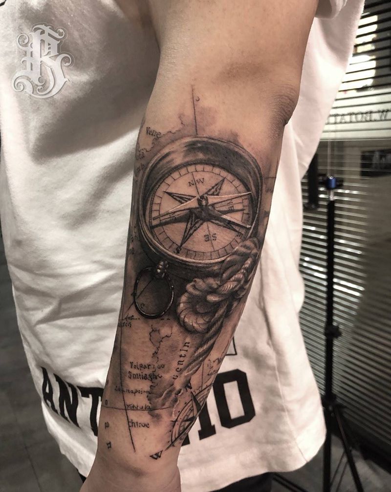 指南针地图纹身图片