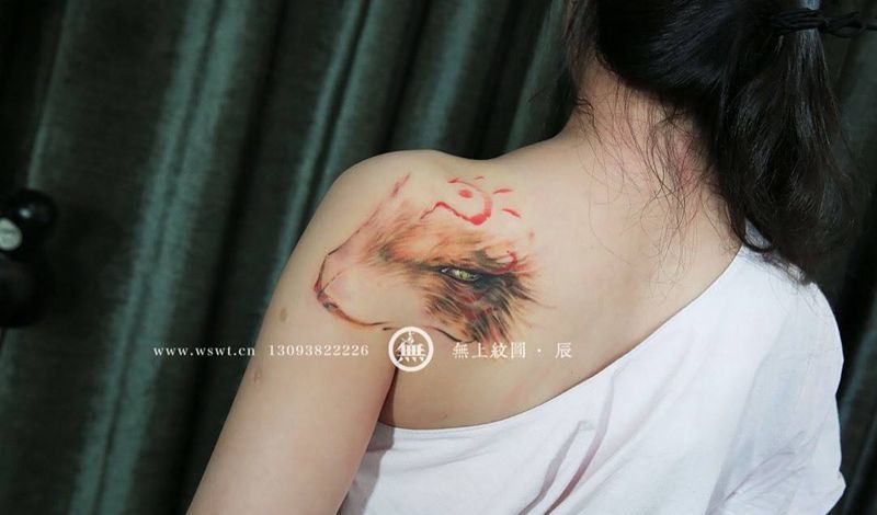斑纹身图片_成品背部清新无上纹图欧美纹身图案