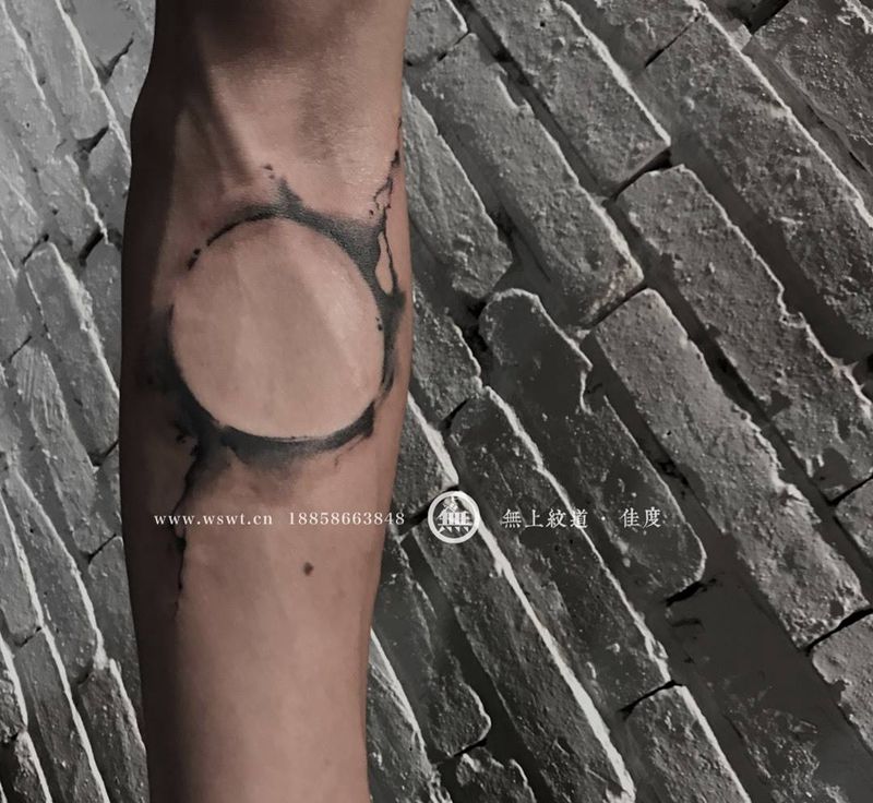 水墨圈纹身图片_成品手部清新传统水墨无上纹图培训招生纹身图案