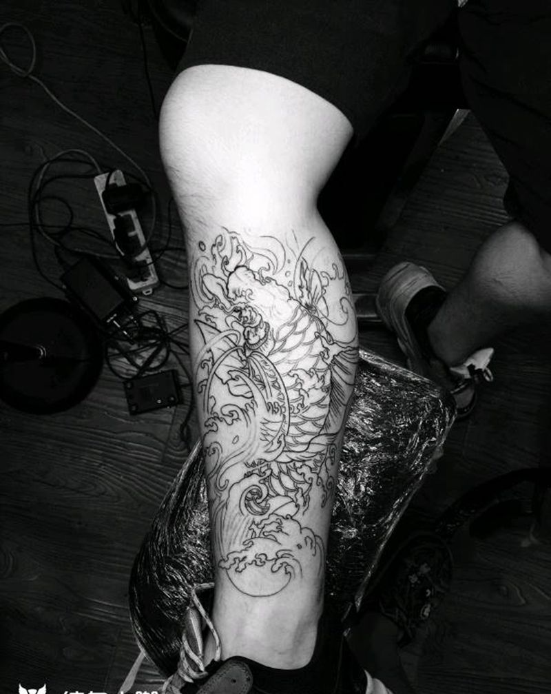 小腿鲤鱼纹身图片