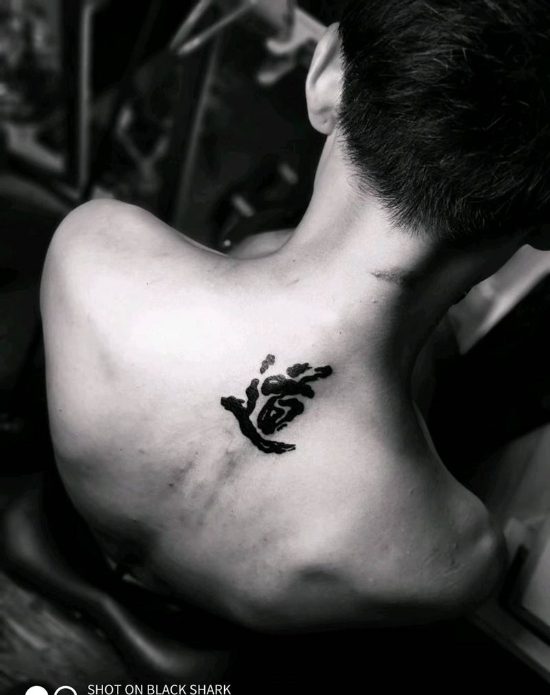 道纹身图片_颈部纹身图案