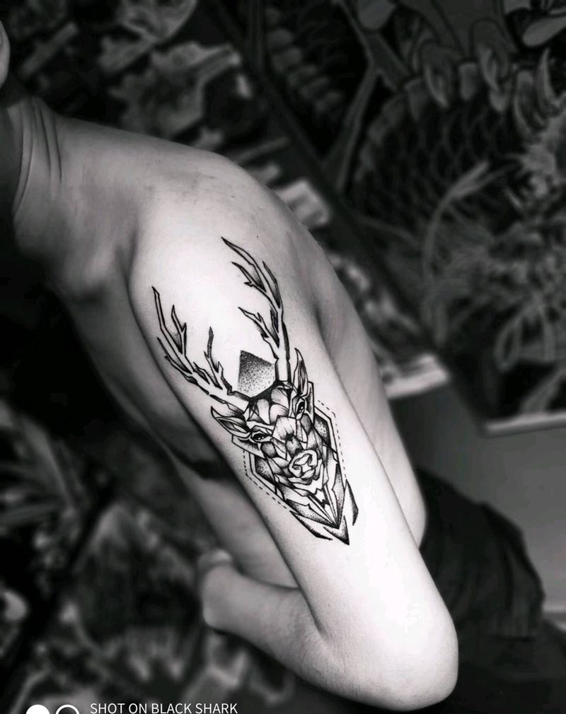 生财有鹿纹身图片_手臂纹身图案