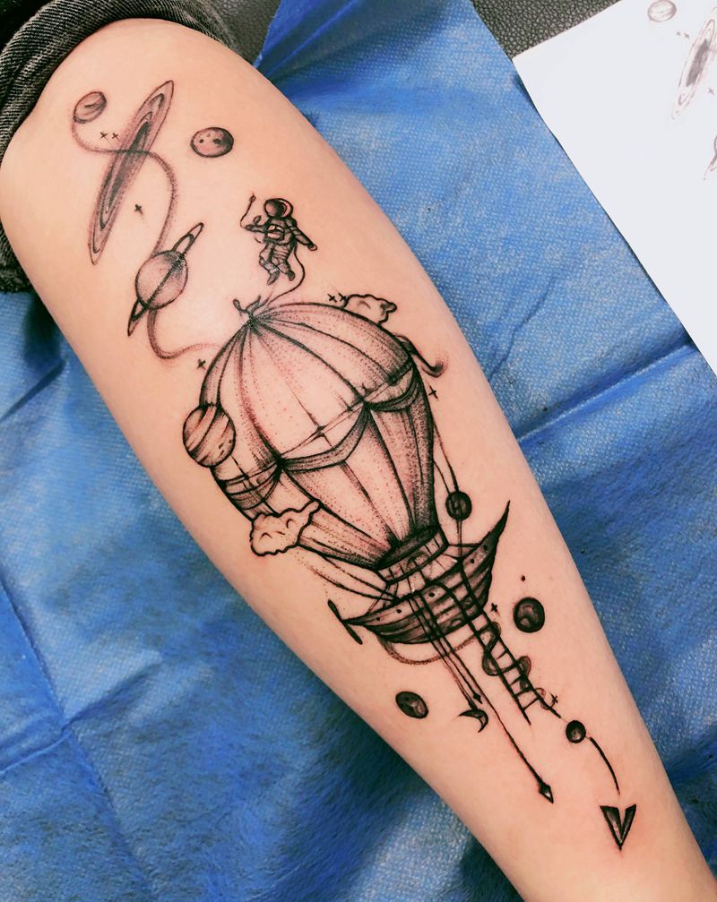 小腿外太空纹身图片_腿部纹身图案