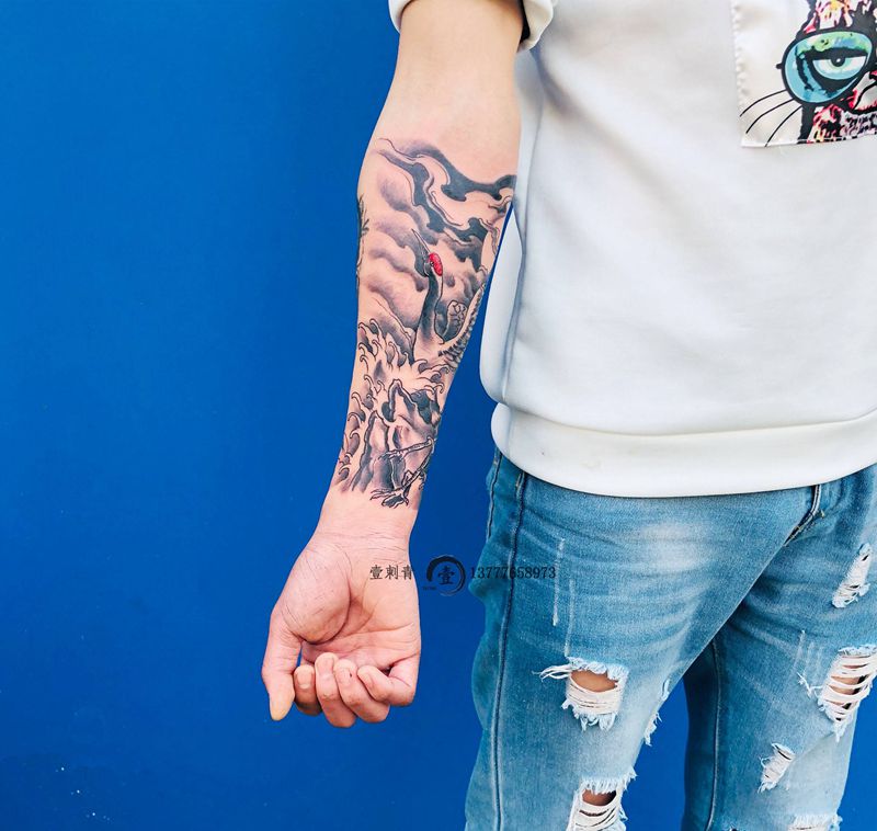 鹤纹身图片_手臂纹身图案