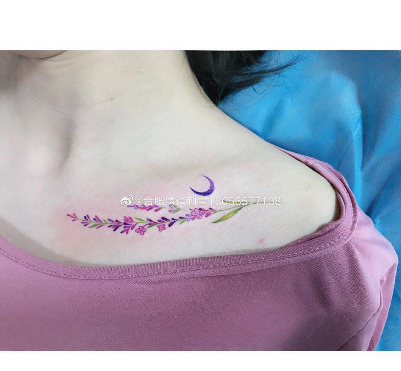 薰衣草小姐姐纹身图片_胸部肩部新传统水彩纹身图案