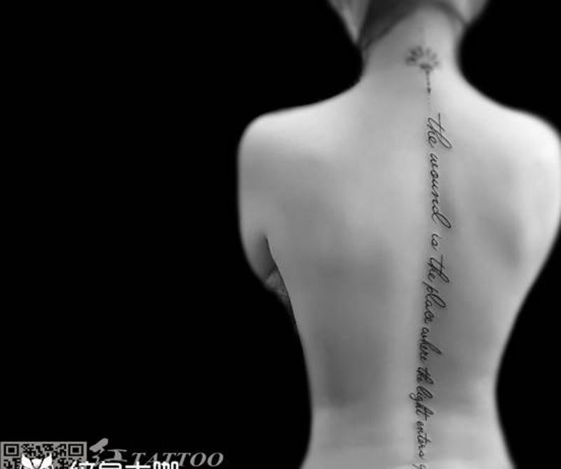 脊椎tattoo纹身图片_颈部背部纹身图案