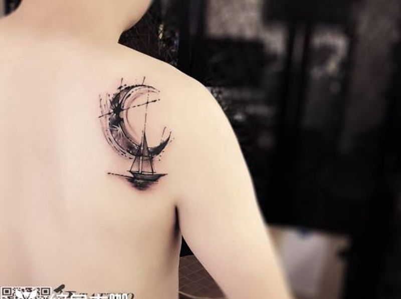 肩胛tattoo纹身图片_肩部纹身图案