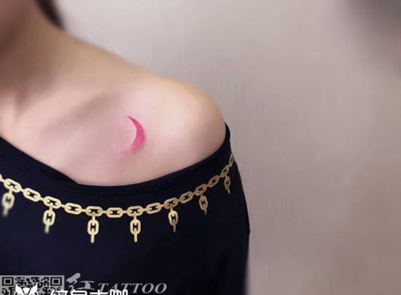 锁骨tattoo纹身图片_颈部纹身图案