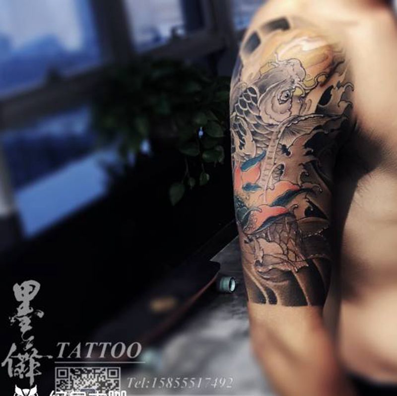锦鲤tattoo纹身图片_手臂纹身图案