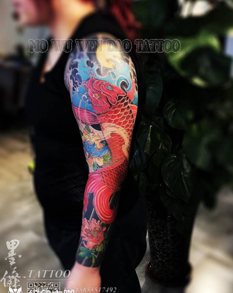 花臂锦鲤tattoo纹身图片_手臂纹身图案