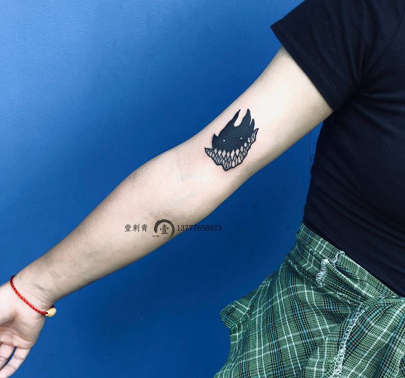 小恶魔纹身图片_手臂纹身图案