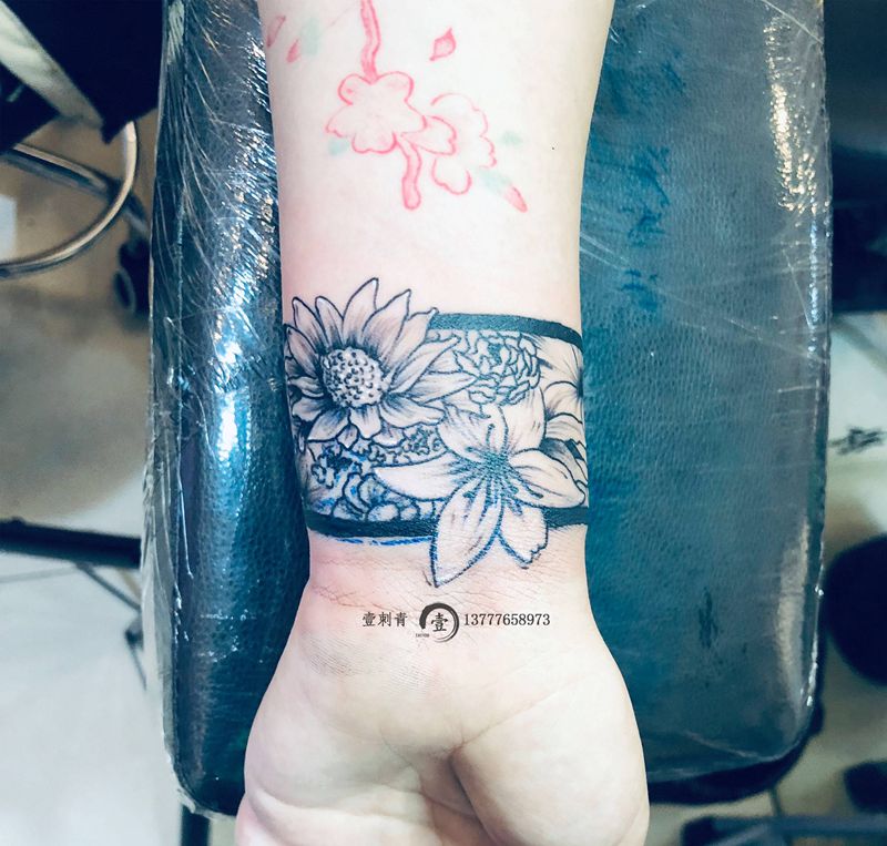 手环纹身图片_手部纹身图案