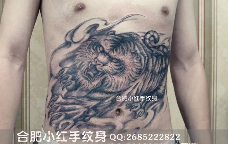 腹藏猛虎 胸怀天下纹身图片