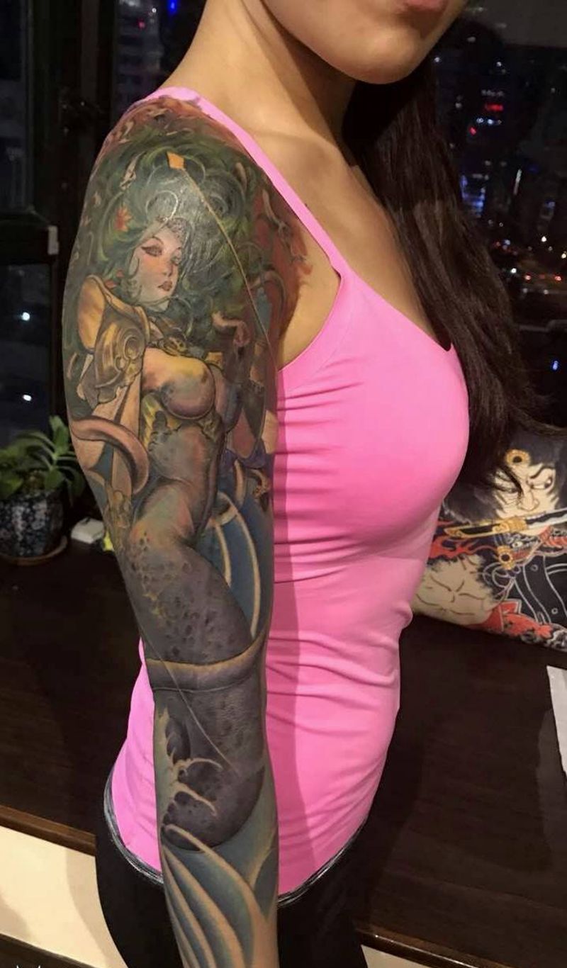 花臂美杜莎纹身图片_臀部手臂欧美写实纹身图案