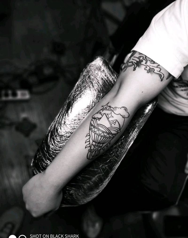 热气球纹身图片_手臂纹身图案