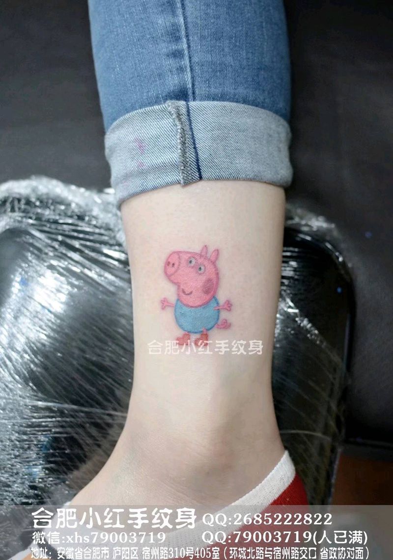 网红图，小猪乔治。纹身图片