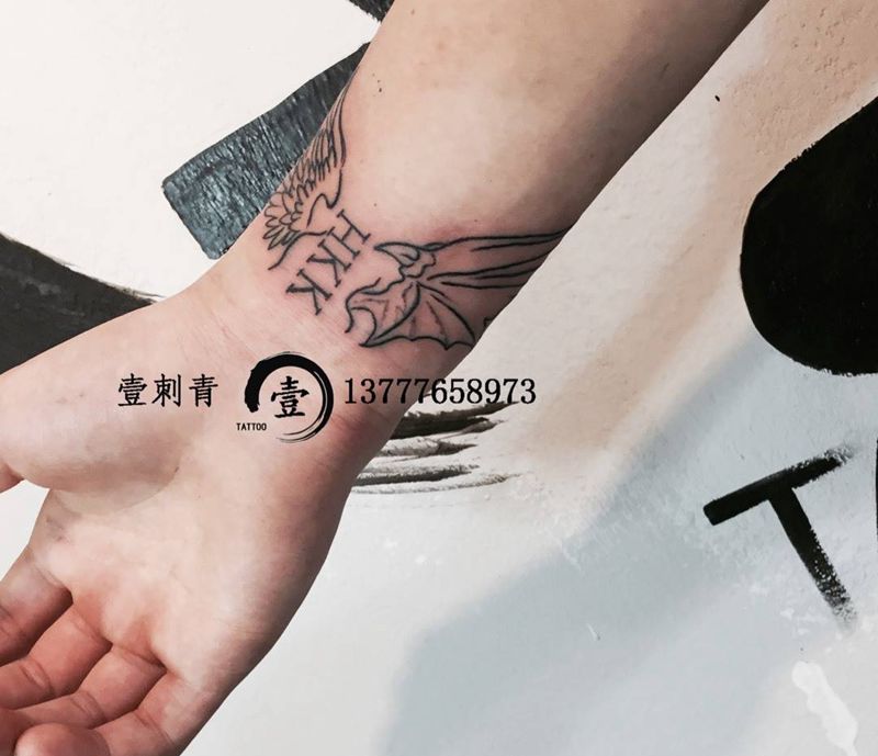 割线完成纹身图片