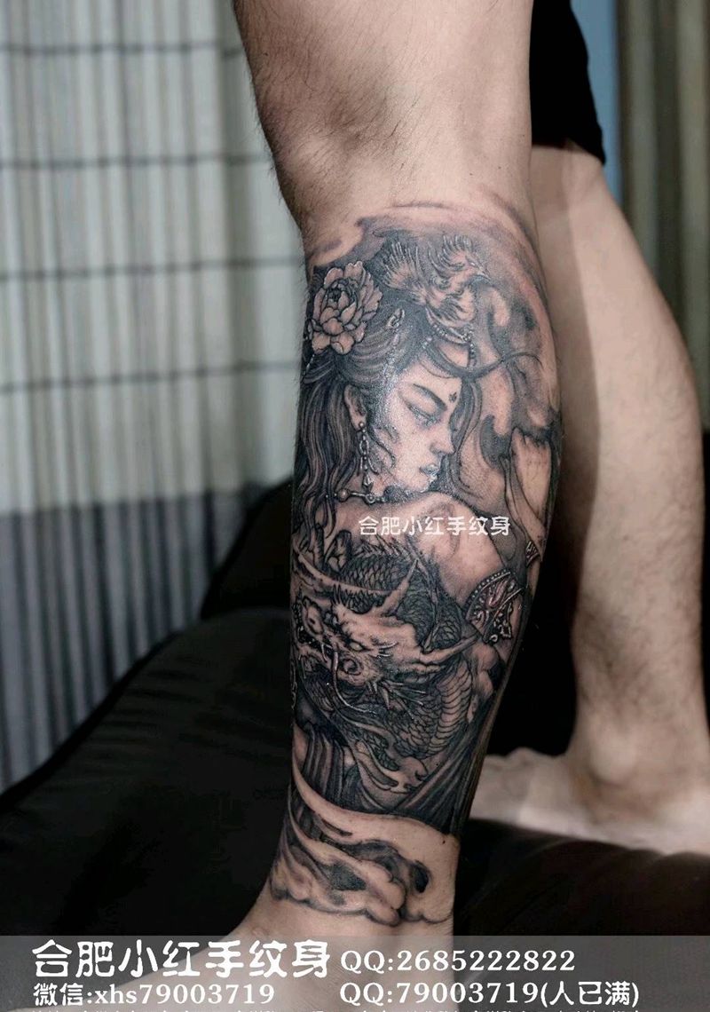 小腿全包，晚上照的有点反光。纹身图片