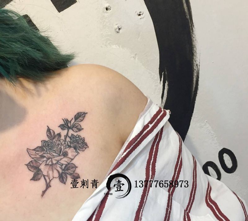 一朵花纹身图片